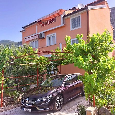 Apartman Sous Les Rochers Grizane-Belgrad Bagian luar foto