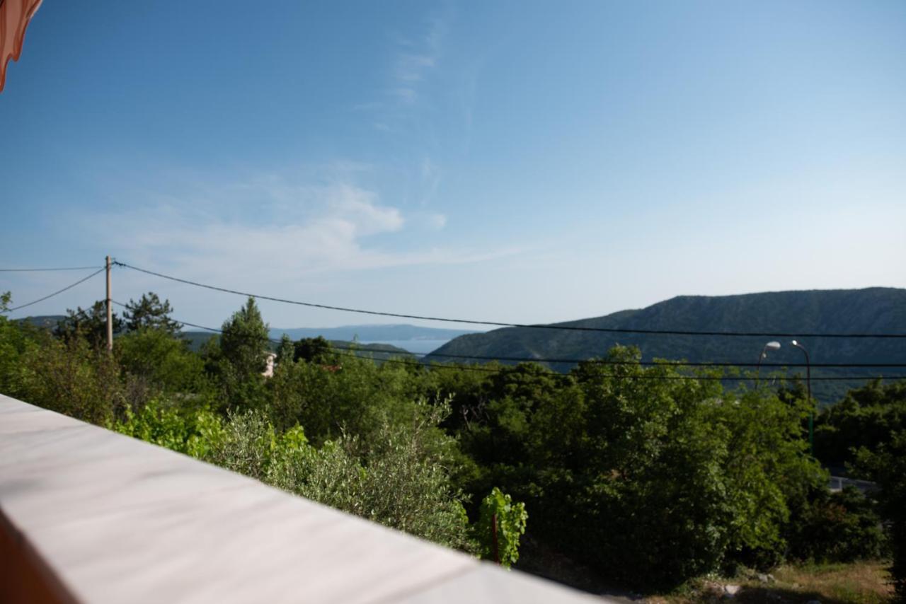 Apartman Sous Les Rochers Grizane-Belgrad Bagian luar foto