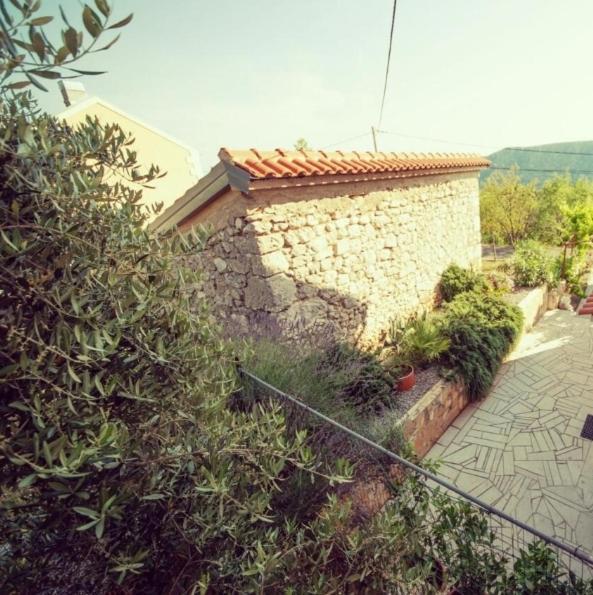 Apartman Sous Les Rochers Grizane-Belgrad Bagian luar foto
